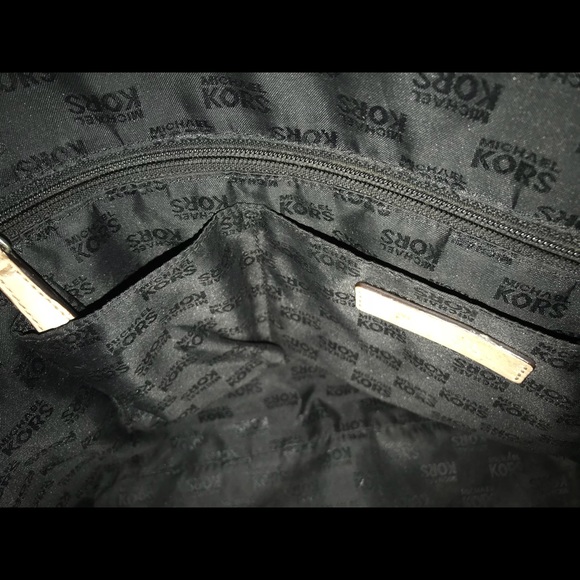 Authentic Michael Kors Purse - Picture 8 of 8